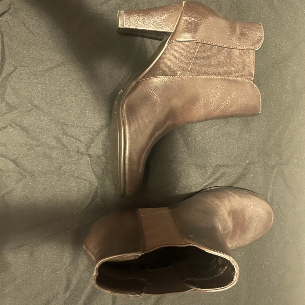 Brown booties size 8. Brand A2.